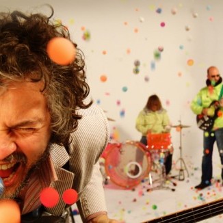 A banda Flaming Lips desafia seus fãs com o novo single Two Blobs Fucking A banda Flaming Lips desafia seus fãs com o novo single Two Blobs Fucking