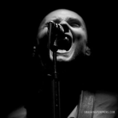 Anúncio convoca baixistas e tecladistas para integrar a banda Smashing Pumpkins Anúncio convoca baixistas e tecladistas para integrar a banda Smashing Pumpkins