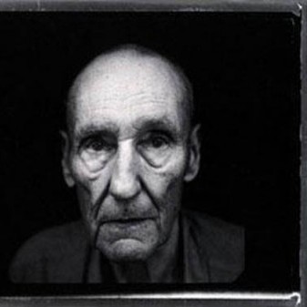 William S. Burroughs, padrinho do punk, ganha um documentário com grandes nomes da música. William S. Burroughs, padrinho do punk, ganha um documentário com grandes nomes da música.