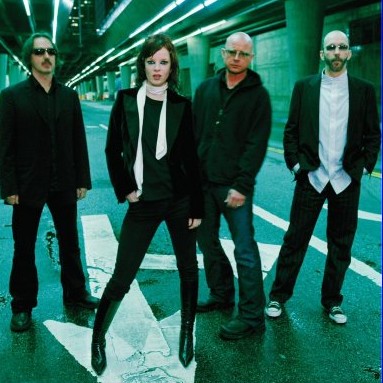 A superbanda Garbage anuncia a volta ao estúdio e planeja uma turnę para 2011. A superbanda Garbage anuncia a volta ao estúdio e planeja uma turnę para 2011.