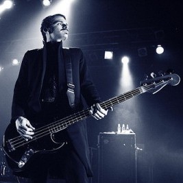 Carlos Dengler do Interpol, anunciou desligamento da banda Carlos Dengler do Interpol, anunciou desligamento da banda