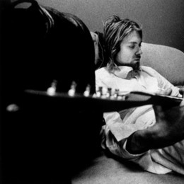 Kurt Cobain deixou muito mais do que música, deixou um exemplo de atitude Kurt Cobain deixou muito mais do que música, deixou um exemplo de atitude
