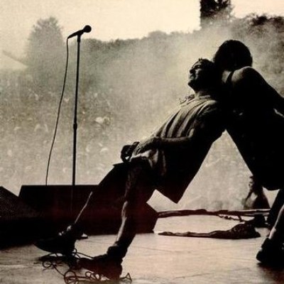 Um time dos melhores da música atual se junta por uma boa causa: acabar com as armas nucleares Um time dos melhores da música atual se junta por uma boa causa: acabar com as armas nucleares